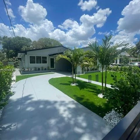270 NW 50th St, Miami FL 33127