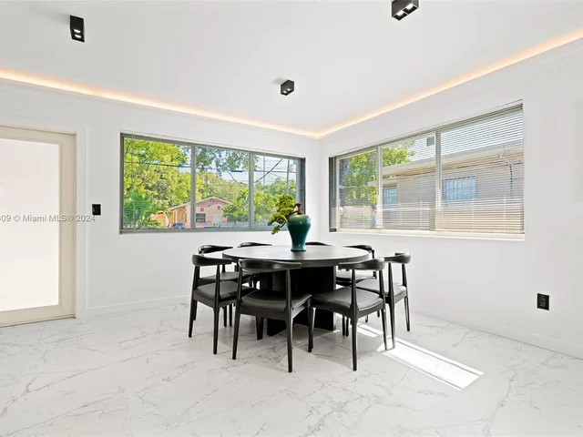 270 NW 50th St, Miami FL 33127