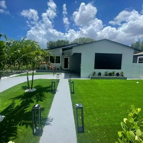 270 NW 50th St, Miami FL 33127
