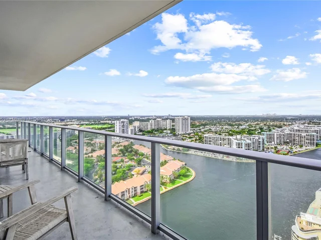 4010 S Ocean Dr # R2402, Hollywood FL 33019