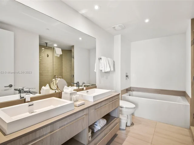 4010 S Ocean Dr # R2402, Hollywood FL 33019