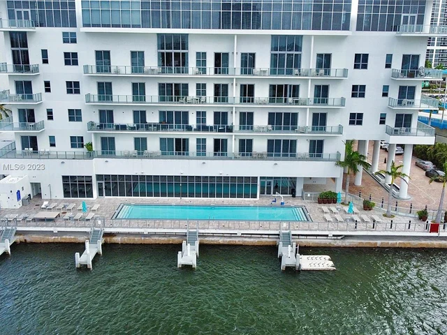 4010 S Ocean Dr # R2402, Hollywood FL 33019