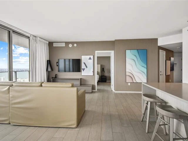 4010 S Ocean Dr # R2402, Hollywood FL 33019