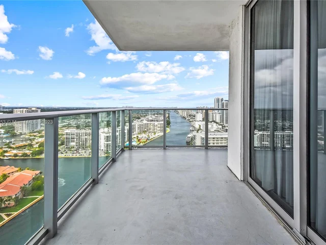 4010 S Ocean Dr # R2402, Hollywood FL 33019