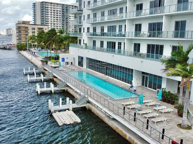 4010 S Ocean Dr # R2402, Hollywood FL 33019