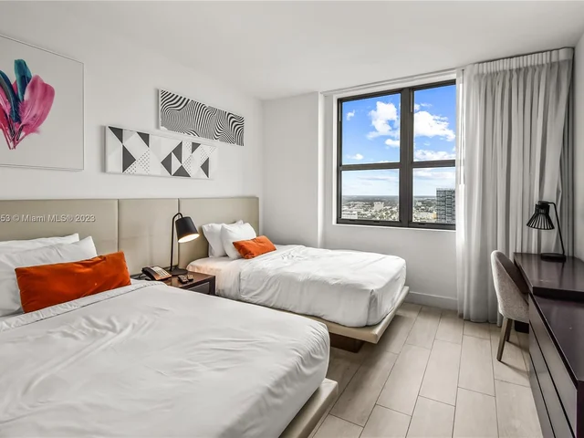 4010 S Ocean Dr # R2402, Hollywood FL 33019