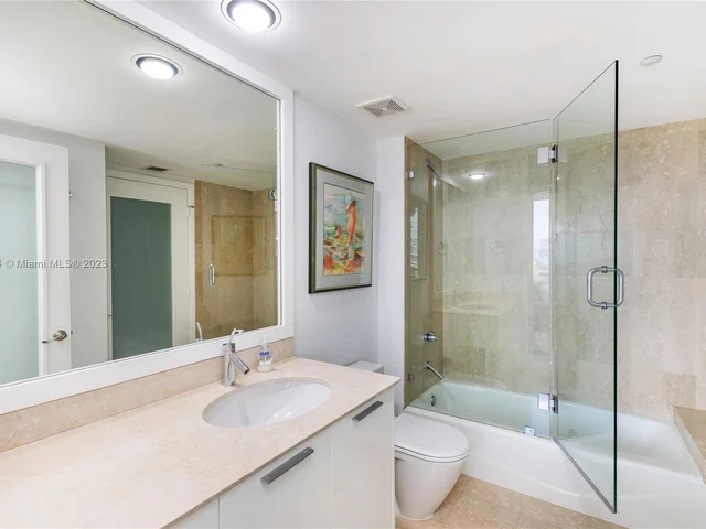 400 Alton Rd # 809, Miami Beach FL 33139