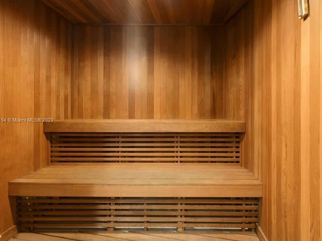 400 Alton Rd # 809, Miami Beach FL 33139