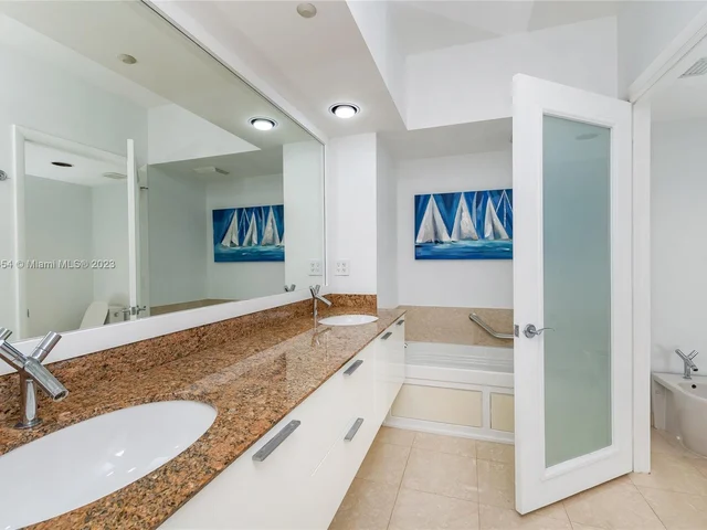 400 Alton Rd # 809, Miami Beach FL 33139