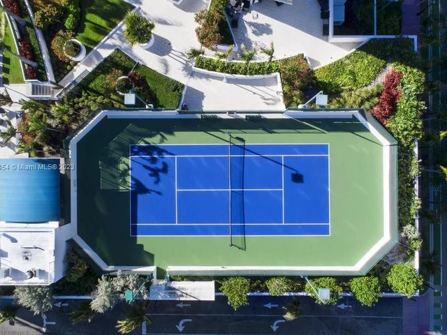 400 Alton Rd # 809, Miami Beach FL 33139