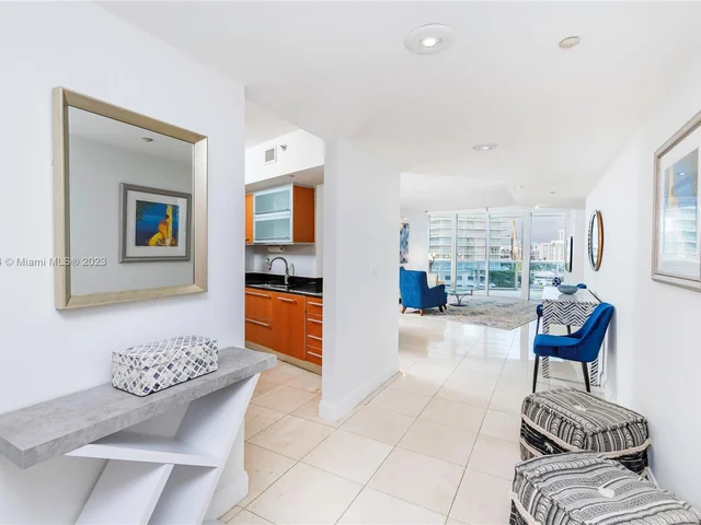 400 Alton Rd # 809, Miami Beach FL 33139