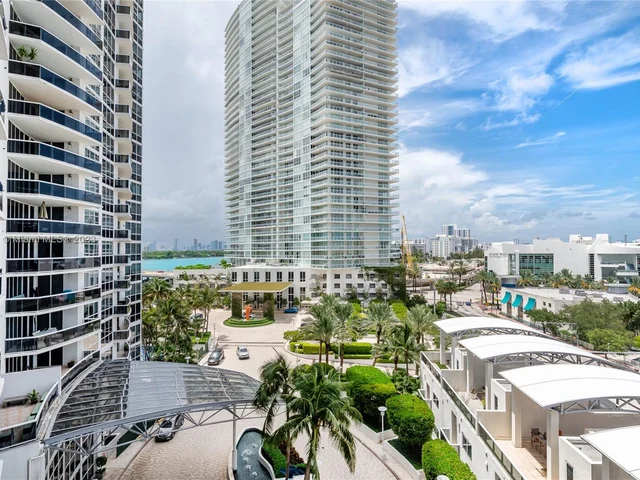 400 Alton Rd # 809, Miami Beach FL 33139