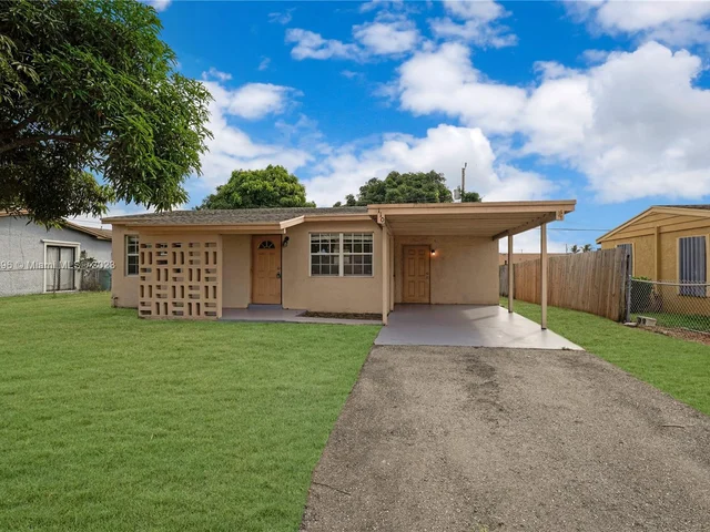 110 S Palm Dr, Boynton Beach FL 33435