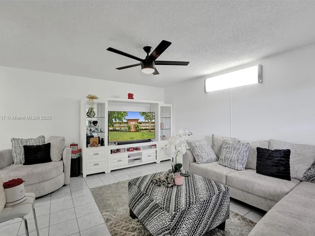 3530 NW 43rd Ave # 203, Lauderdale Lakes FL 33319