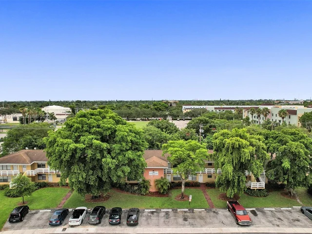 3530 NW 43rd Ave # 203, Lauderdale Lakes FL 33319