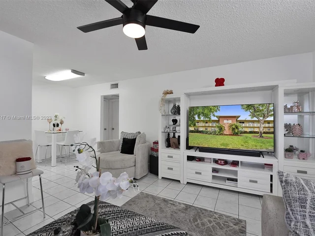 3530 NW 43rd Ave # 203, Lauderdale Lakes FL 33319