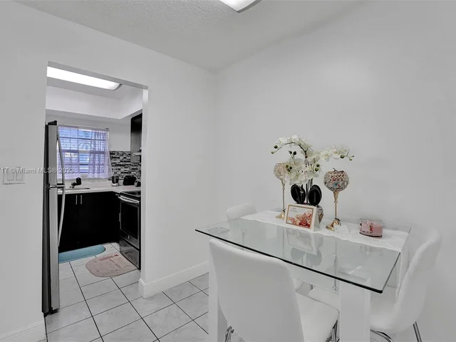 3530 NW 43rd Ave # 203, Lauderdale Lakes FL 33319