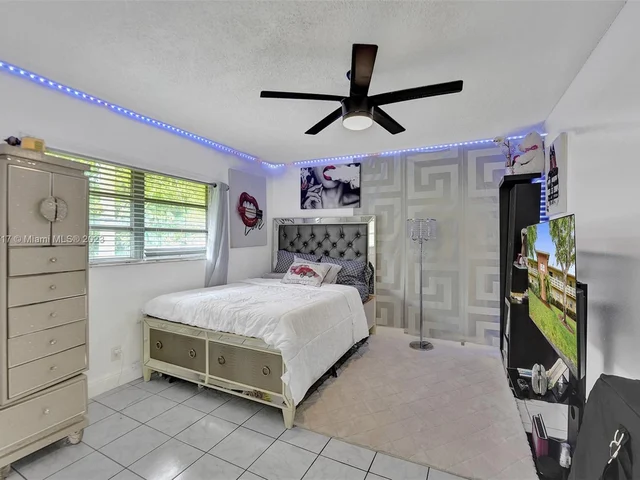 3530 NW 43rd Ave # 203, Lauderdale Lakes FL 33319