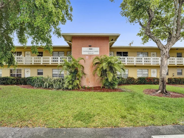 3530 NW 43rd Ave # 203, Lauderdale Lakes FL 33319