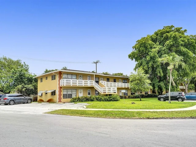 3530 NW 43rd Ave # 203, Lauderdale Lakes FL 33319