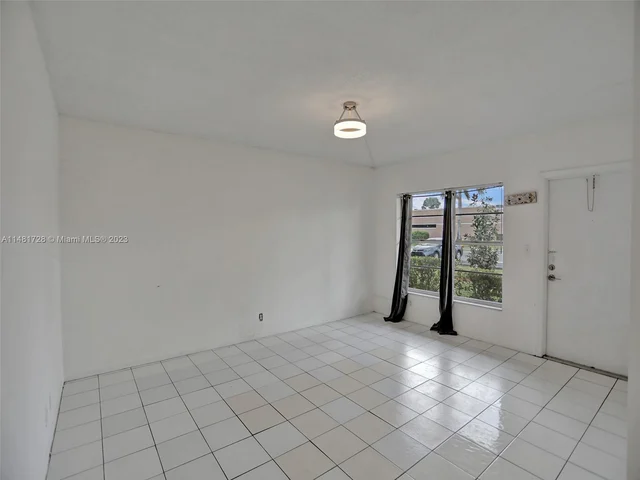 3530 NW 43rd Ave # 103, Lauderdale Lakes FL 33319