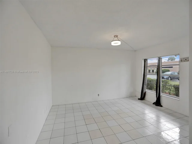 3530 NW 43rd Ave # 103, Lauderdale Lakes FL 33319