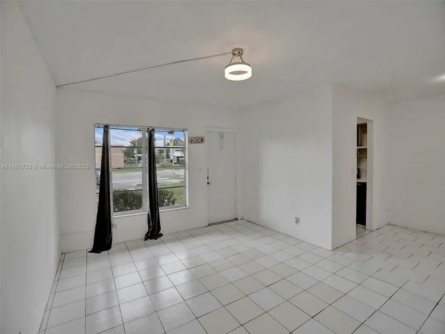 3530 NW 43rd Ave # 103, Lauderdale Lakes FL 33319