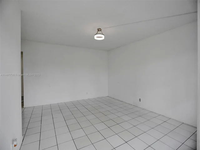 3530 NW 43rd Ave # 103, Lauderdale Lakes FL 33319