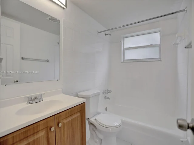 3530 NW 43rd Ave # 103, Lauderdale Lakes FL 33319