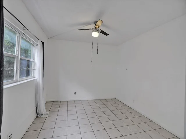 3530 NW 43rd Ave # 103, Lauderdale Lakes FL 33319