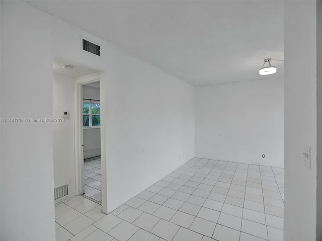 3530 NW 43rd Ave # 103, Lauderdale Lakes FL 33319