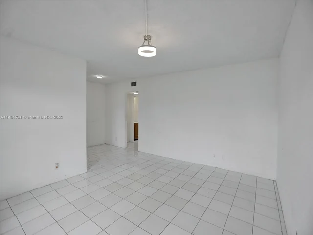 3530 NW 43rd Ave # 103, Lauderdale Lakes FL 33319