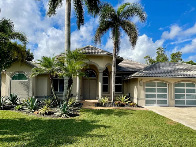2253 SW 132nd Way, Davie FL 33325