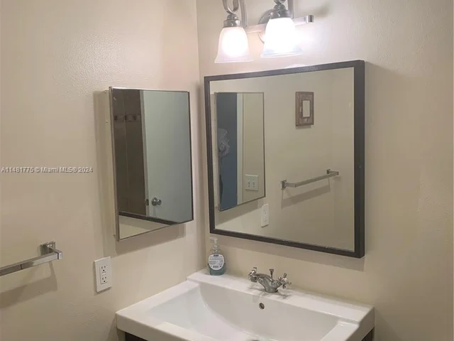 9732 NW 15th St # 306, Pembroke Pines FL 33024