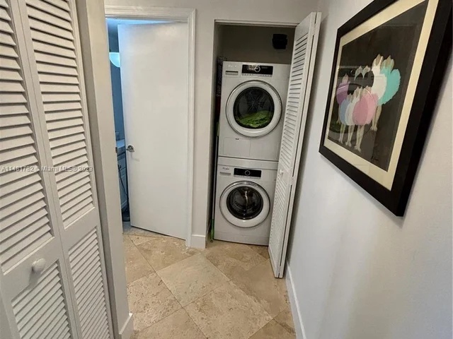 3640 Yacht Club Dr # 504, Aventura FL 33180