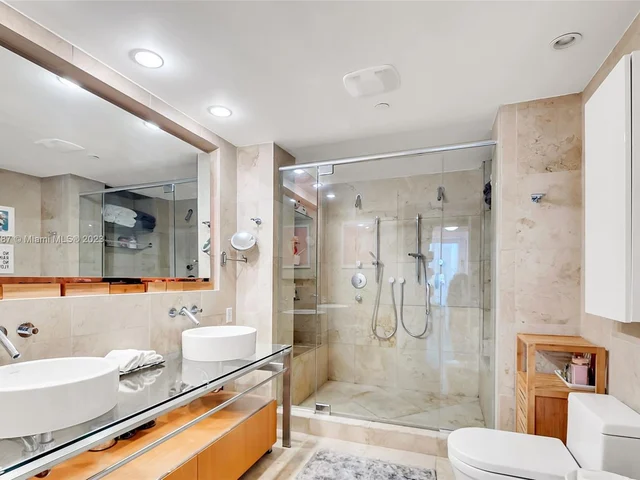 6000 Collins Ave # 123, Miami Beach FL 33140