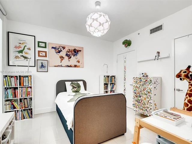 6000 Collins Ave # 123, Miami Beach FL 33140