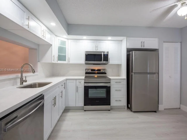 1200 SW 137th Ave # 213E, Pembroke Pines FL 33027