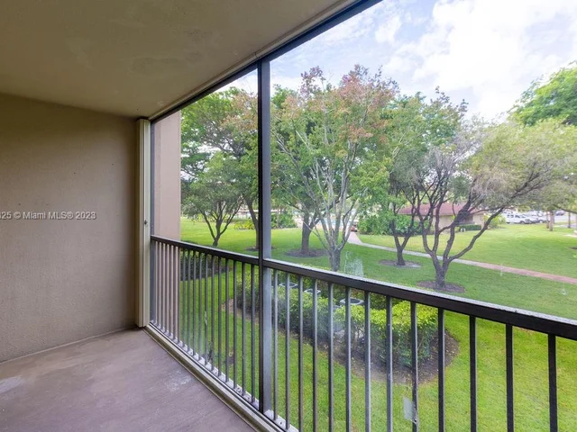 1200 SW 137th Ave # 213E, Pembroke Pines FL 33027