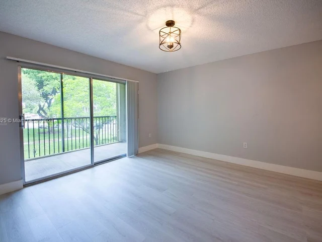 1200 SW 137th Ave # 213E, Pembroke Pines FL 33027