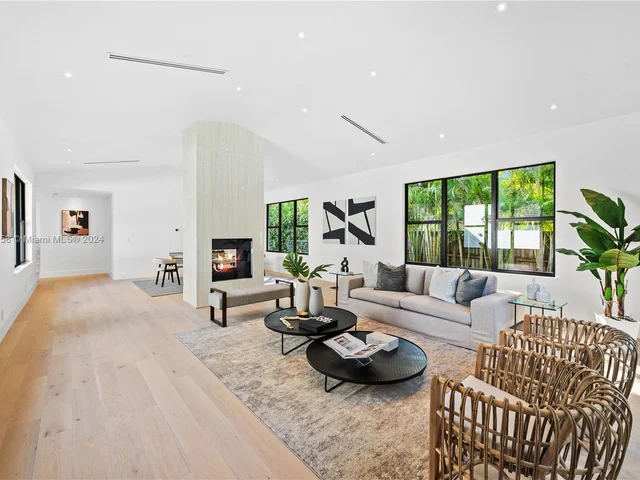 7611 SW 83rd Ct, Miami FL 33143