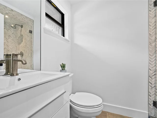 7611 SW 83rd Ct, Miami FL 33143