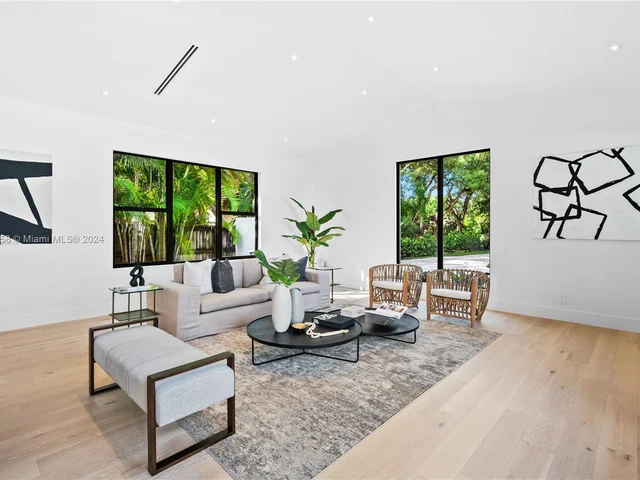 7611 SW 83rd Ct, Miami FL 33143