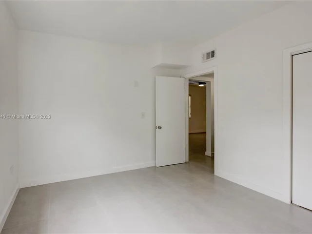 425 NW 133rd St, North Miami FL 33168