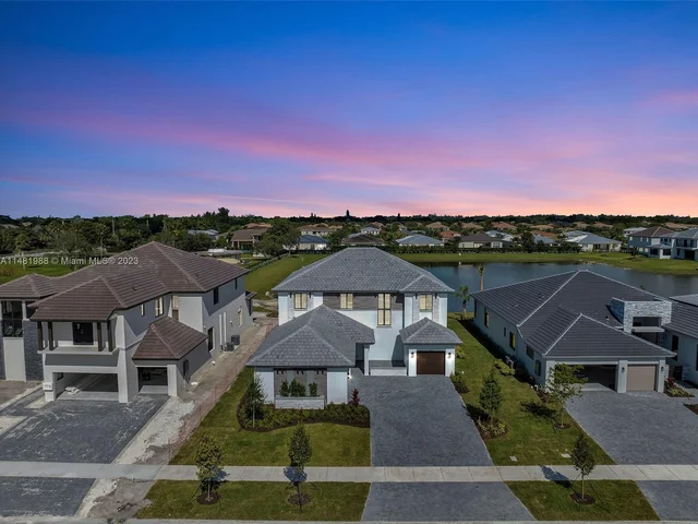 10475 SW 57th Ct, Cooper City FL 33328