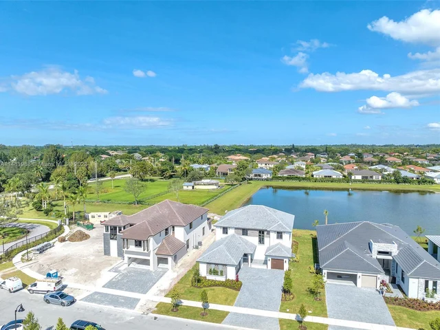 10475 SW 57th Ct, Cooper City FL 33328