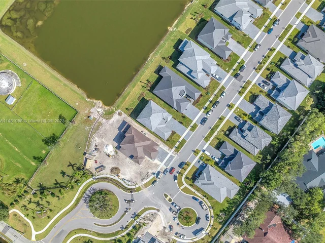 10475 SW 57th Ct, Cooper City FL 33328