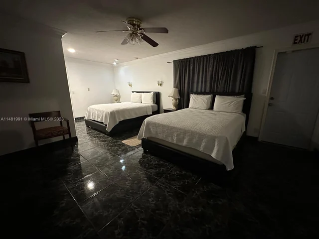 4931 Monroe St, Hollywood FL 33021