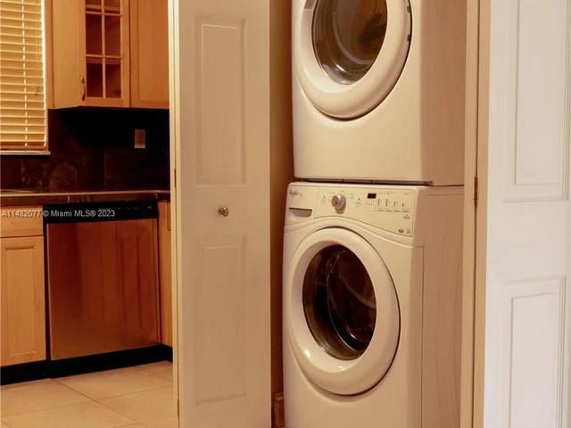 7175 Nova Dr # 507, Davie FL 33317