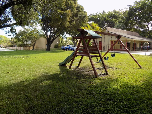 7175 Nova Dr # 507, Davie FL 33317